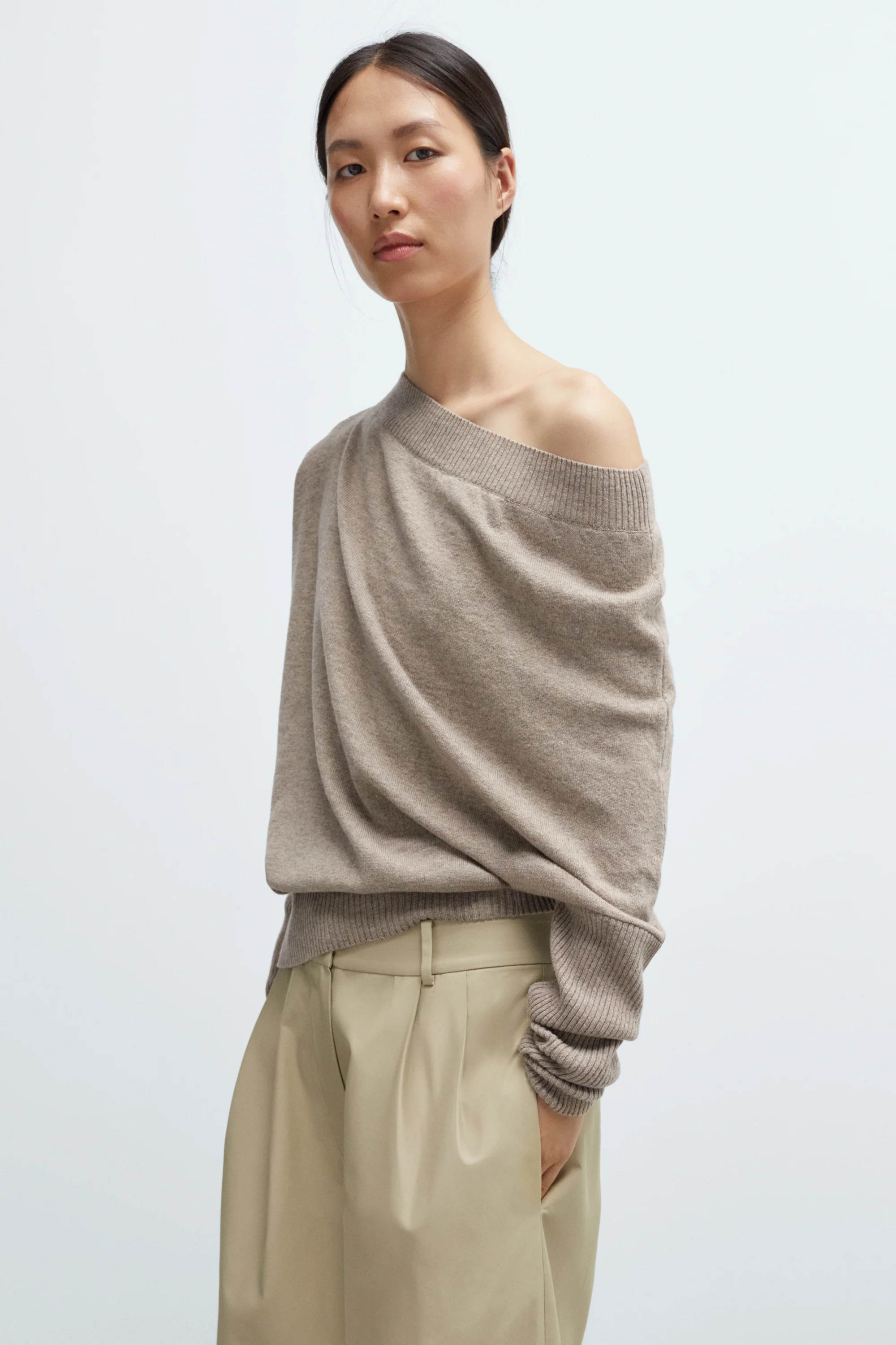 MERINO WOOL OFF-SHOULDER SWEATER - Image 2