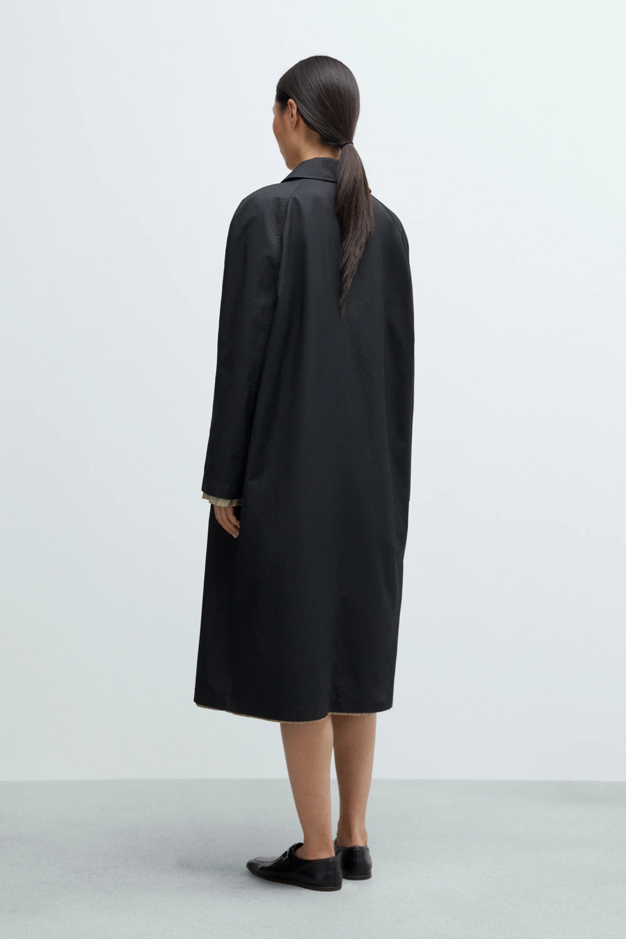 REVERSIBLE TRENCH COAT - Image 5